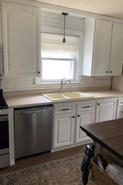 Before - 1940's Cream Countertops